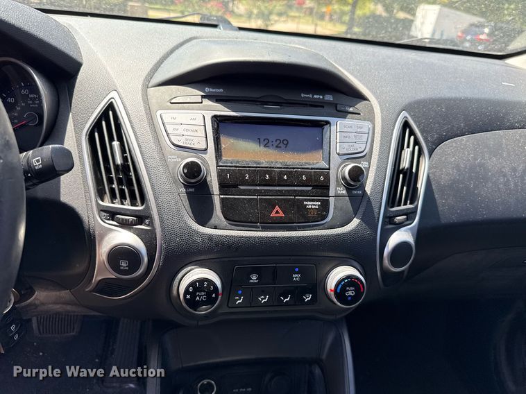 image for item DO7185 2011 Hyundai Tucson SUV