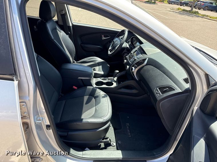 image for item DO7185 2011 Hyundai Tucson SUV