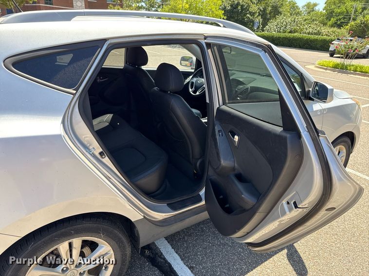 image for item DO7185 2011 Hyundai Tucson SUV