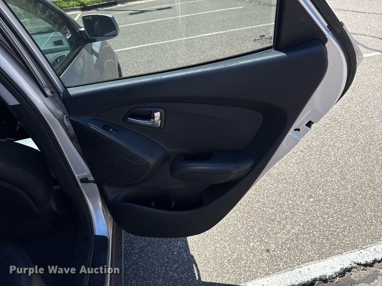 image for item DO7185 2011 Hyundai Tucson SUV