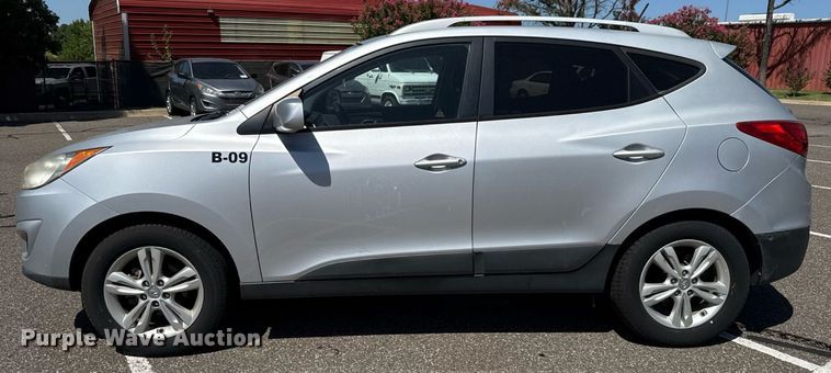 image for item DO7186 2011 Hyundai Tucson SUV