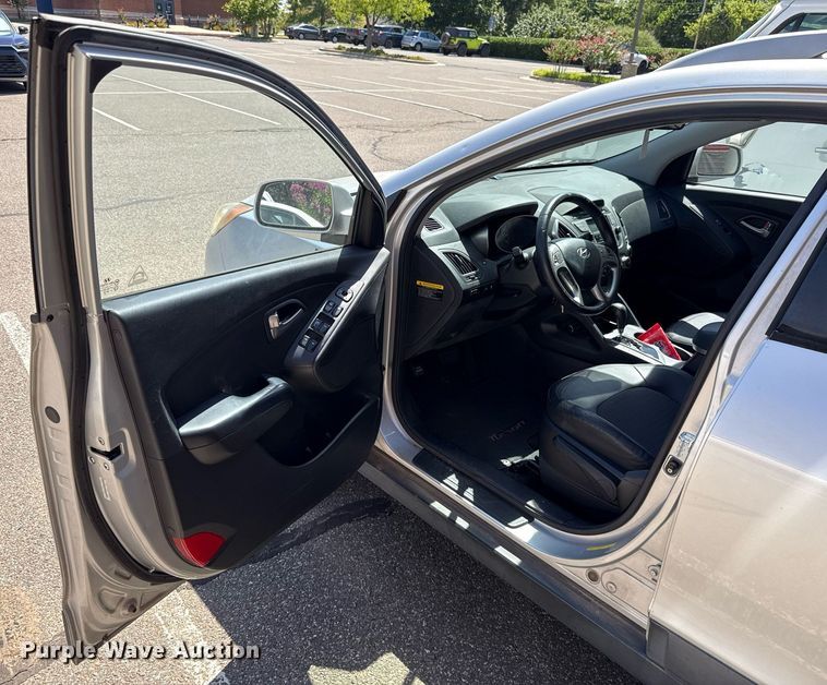 image for item DO7186 2011 Hyundai Tucson SUV