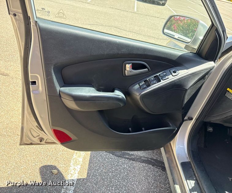 image for item DO7186 2011 Hyundai Tucson SUV