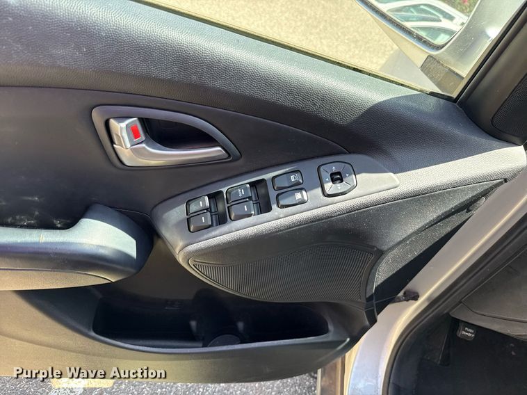 image for item DO7186 2011 Hyundai Tucson SUV