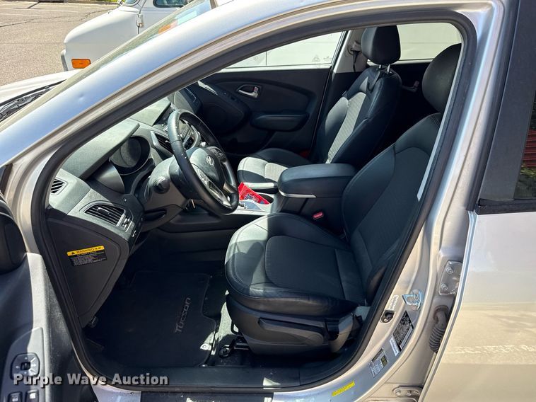 image for item DO7186 2011 Hyundai Tucson SUV