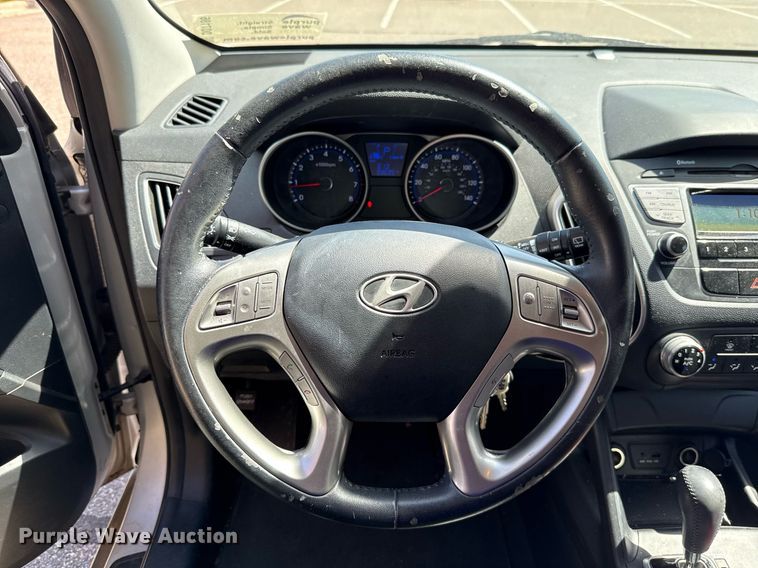 image for item DO7186 2011 Hyundai Tucson SUV