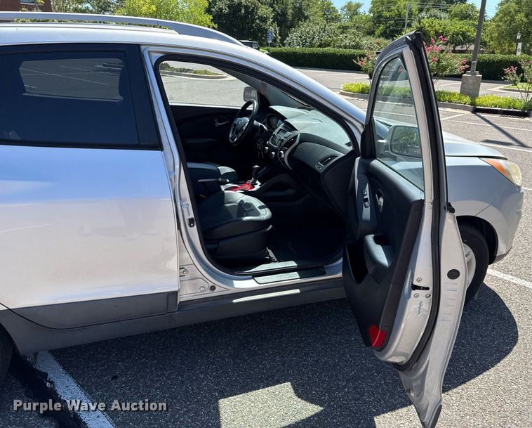 image for item DO7186 2011 Hyundai Tucson SUV