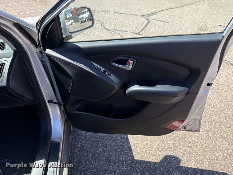 image for item DO7186 2011 Hyundai Tucson SUV