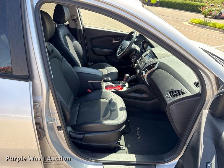 image for item DO7186 2011 Hyundai Tucson SUV