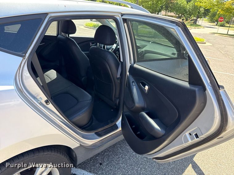 image for item DO7186 2011 Hyundai Tucson SUV