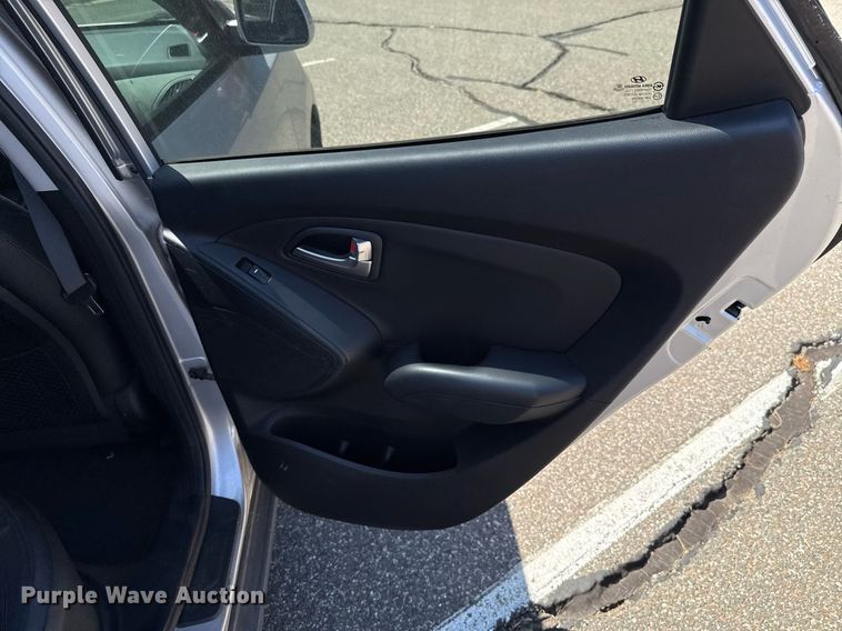 image for item DO7186 2011 Hyundai Tucson SUV