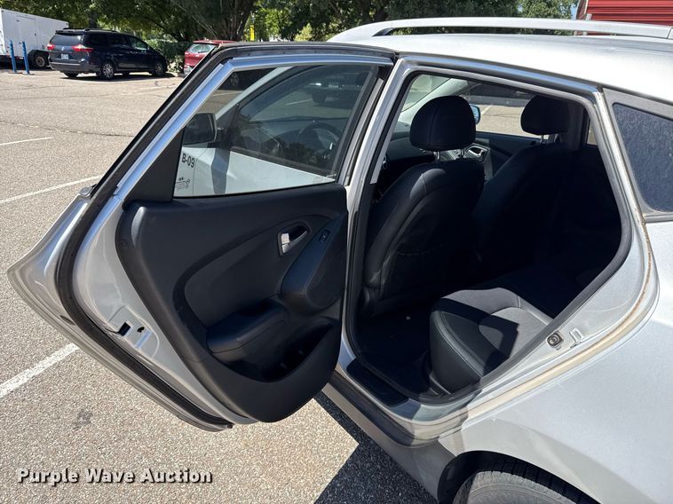 image for item DO7186 2011 Hyundai Tucson SUV