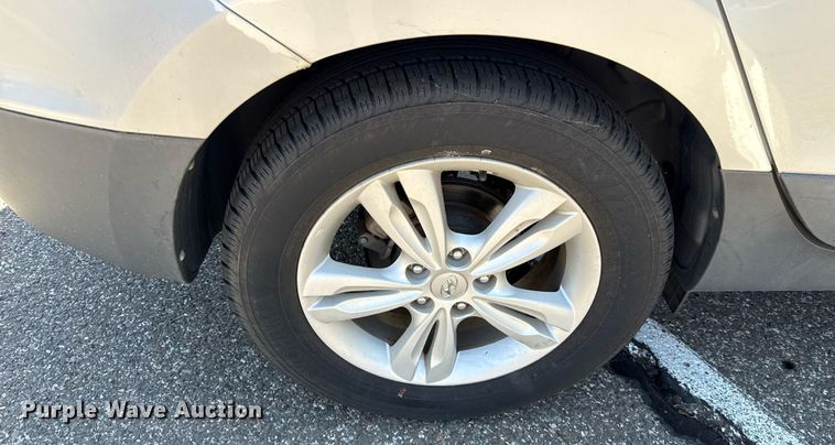 image for item DO7186 2011 Hyundai Tucson SUV