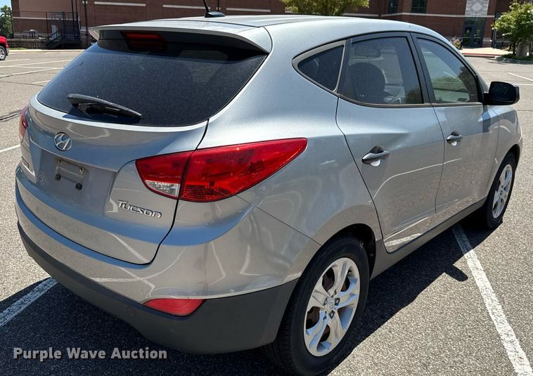 image for item DO7189 2013 Hyundai Tucson SUV
