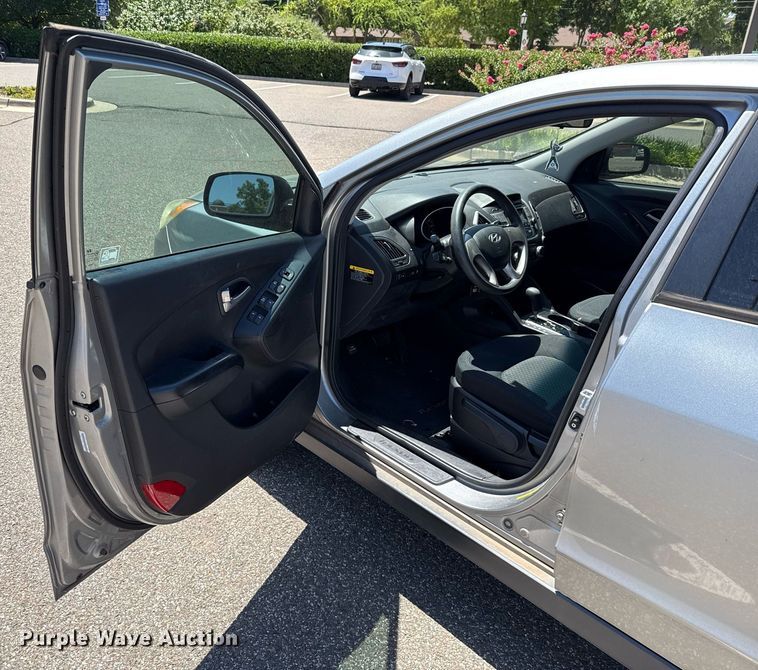 image for item DO7189 2013 Hyundai Tucson SUV