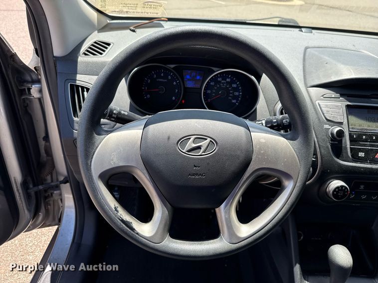 image for item DO7189 2013 Hyundai Tucson SUV