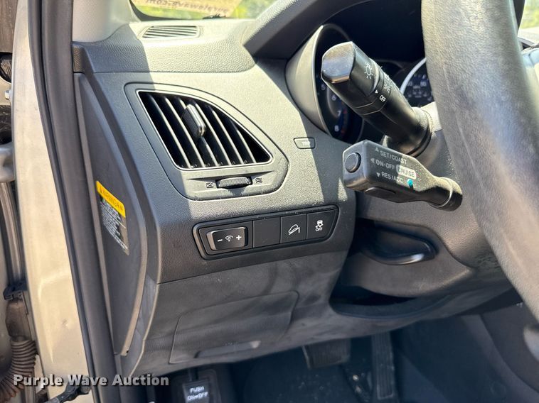 image for item DO7189 2013 Hyundai Tucson SUV