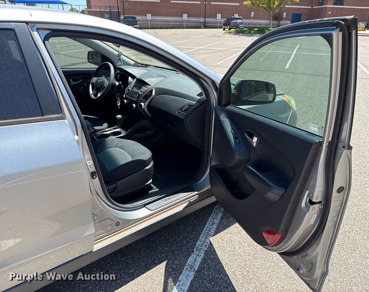 image for item DO7189 2013 Hyundai Tucson SUV