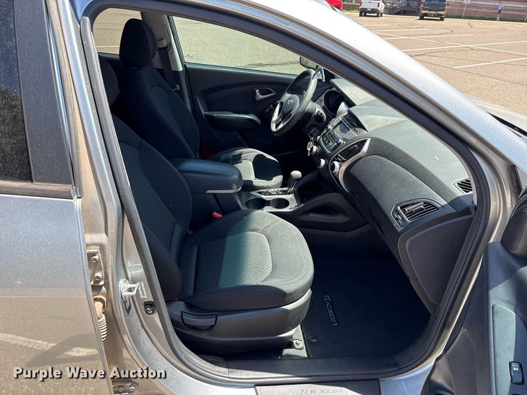 image for item DO7189 2013 Hyundai Tucson SUV