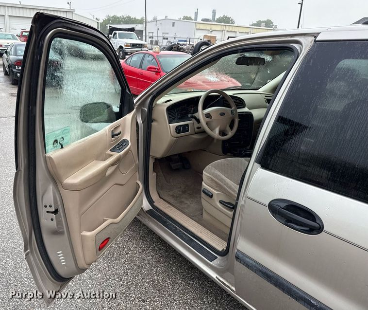 image for item DR2793 2002 Ford Windstar LX van