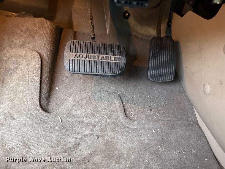 image for item DR2793 2002 Ford Windstar LX van