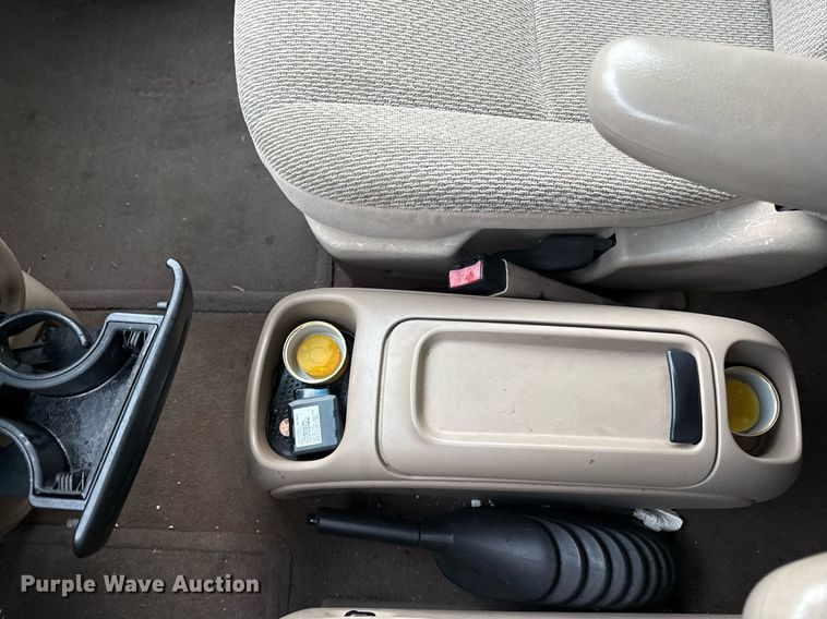 image for item DR2793 2002 Ford Windstar LX van