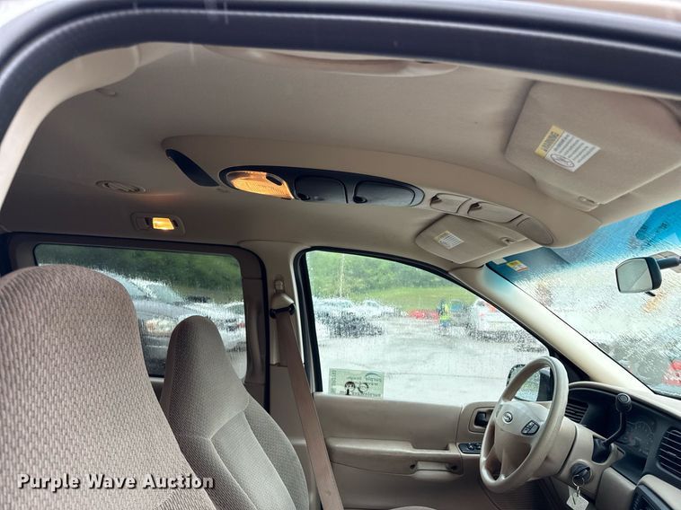 image for item DR2793 2002 Ford Windstar LX van