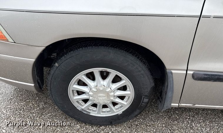 image for item DR2793 2002 Ford Windstar LX van