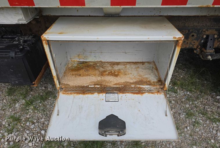 image for item DR3906 2006 GMC W5 refuse truck