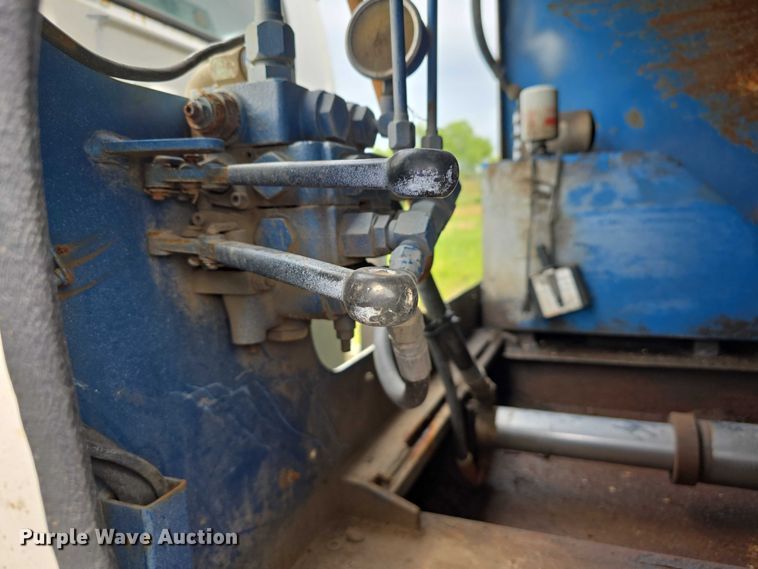 image for item DR3906 2006 GMC W5 refuse truck