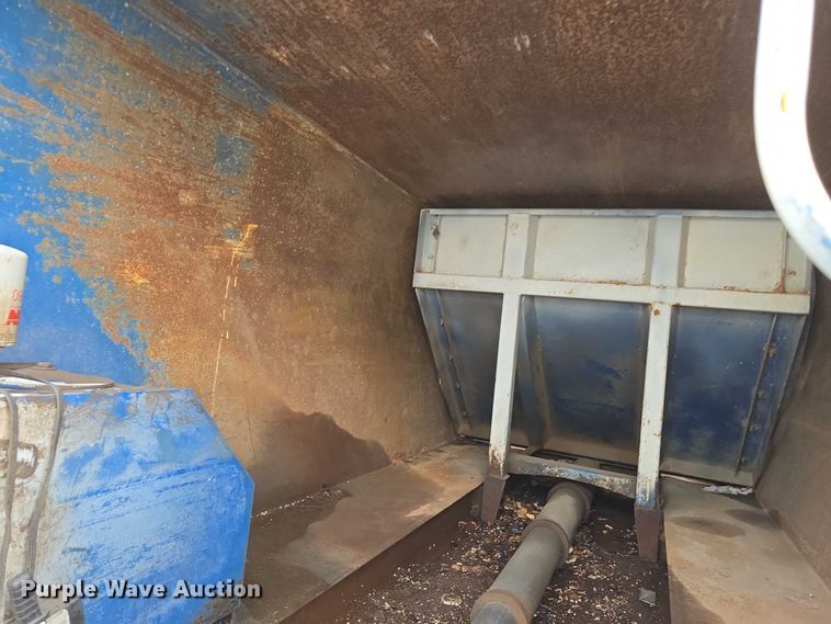 image for item DR3906 2006 GMC W5 refuse truck