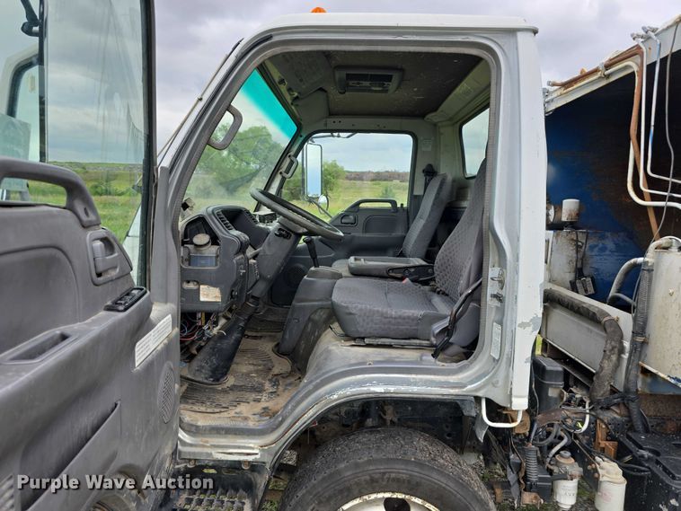 image for item DR3906 2006 GMC W5 refuse truck