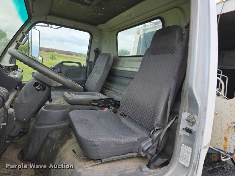 image for item DR3906 2006 GMC W5 refuse truck