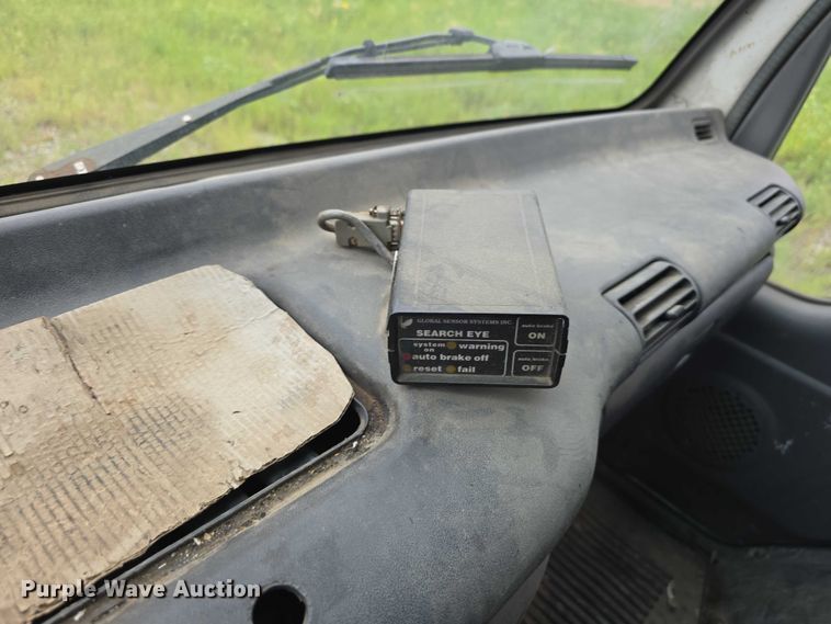 image for item DR3906 2006 GMC W5 refuse truck