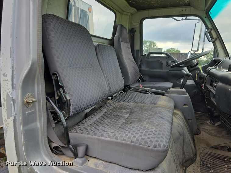 image for item DR3906 2006 GMC W5 refuse truck