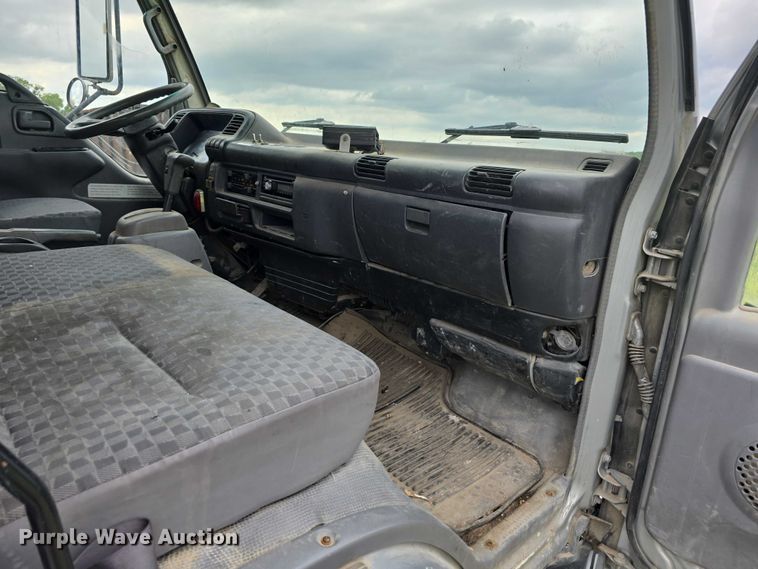 image for item DR3906 2006 GMC W5 refuse truck