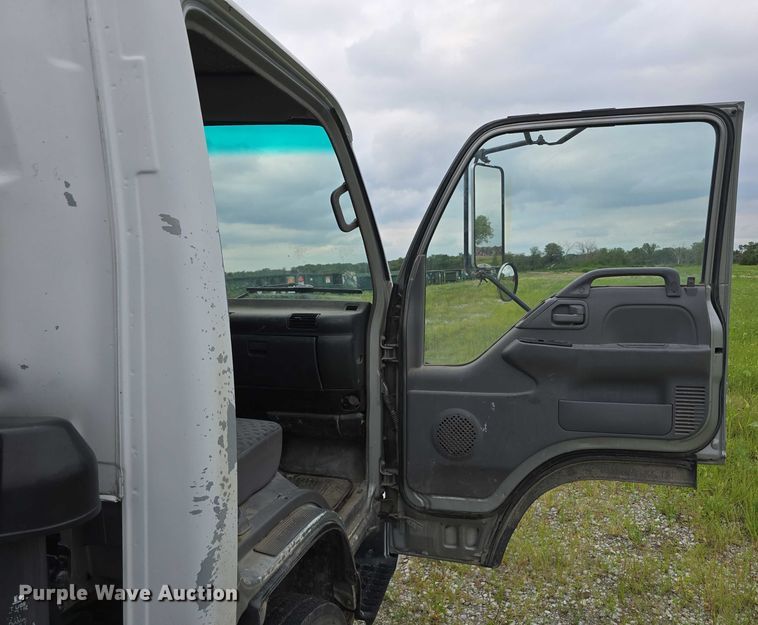 image for item DR3906 2006 GMC W5 refuse truck