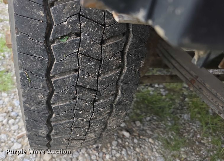 image for item DR3906 2006 GMC W5 refuse truck