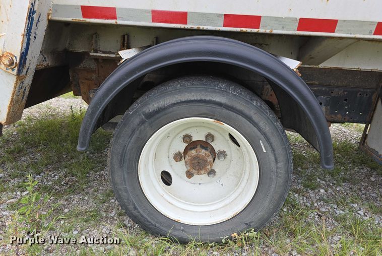 image for item DR3906 2006 GMC W5 refuse truck