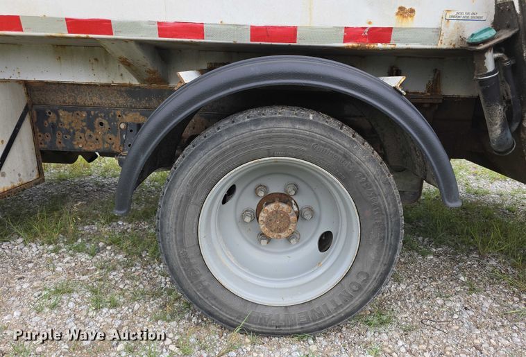 image for item DR3906 2006 GMC W5 refuse truck