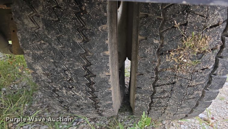 image for item DR3906 2006 GMC W5 refuse truck