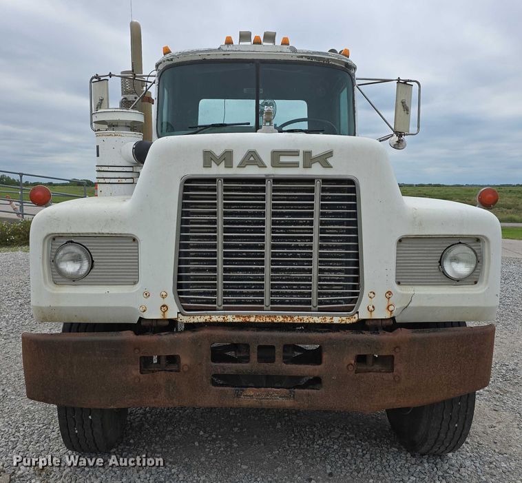CAMIóN 1990 MACK