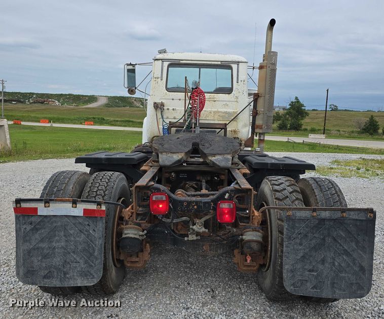 image for item DR3910 1990 Mack RD690S semi truck