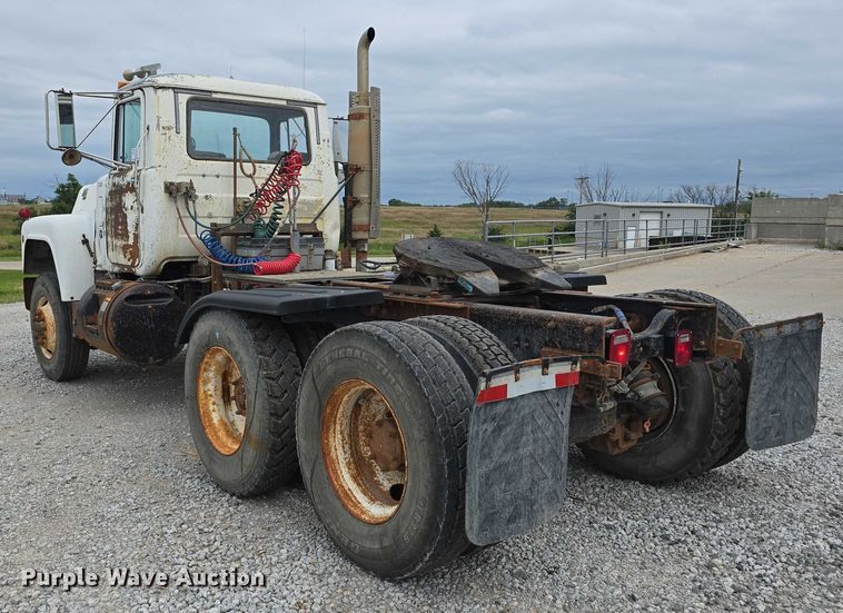 image for item DR3910 1990 Mack RD690S semi truck