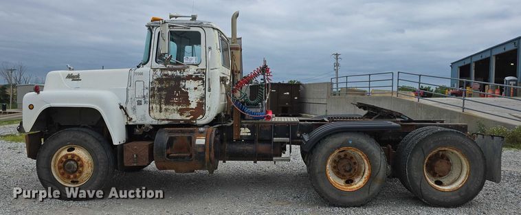 image for item DR3910 1990 Mack RD690S semi truck