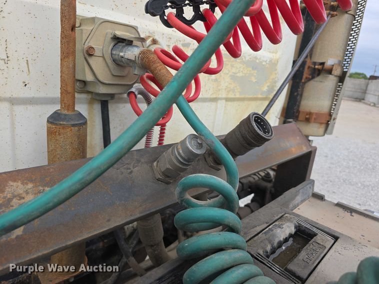 image for item DR3910 1990 Mack RD690S semi truck