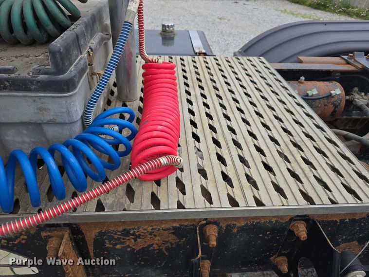 image for item DR3910 1990 Mack RD690S semi truck