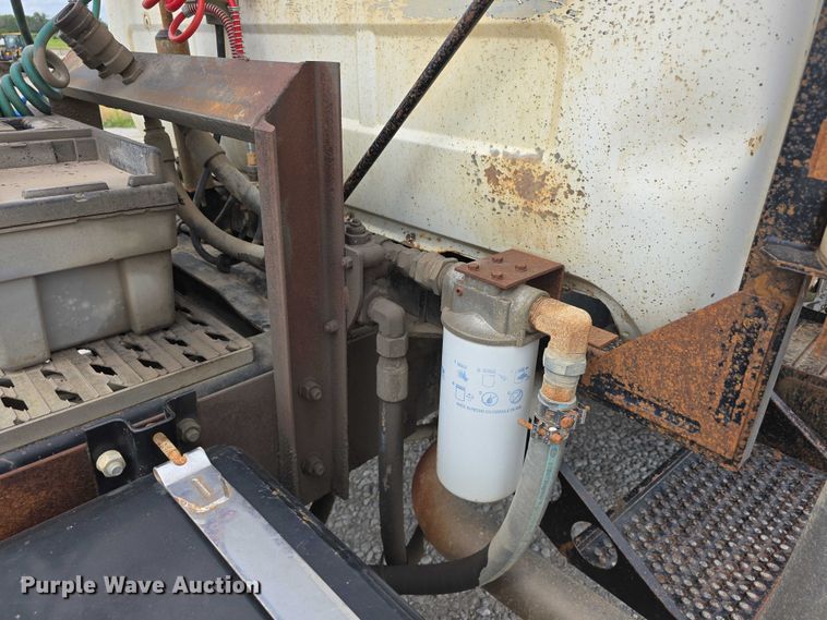 image for item DR3910 1990 Mack RD690S semi truck