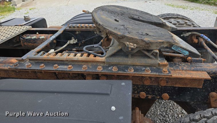 image for item DR3910 1990 Mack RD690S semi truck