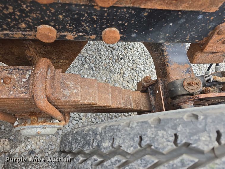 image for item DR3910 1990 Mack RD690S semi truck